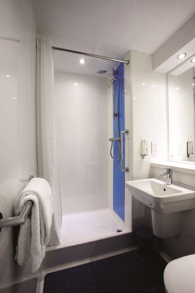 Travelodge Bromsgrove Marlbrook 客房 照片