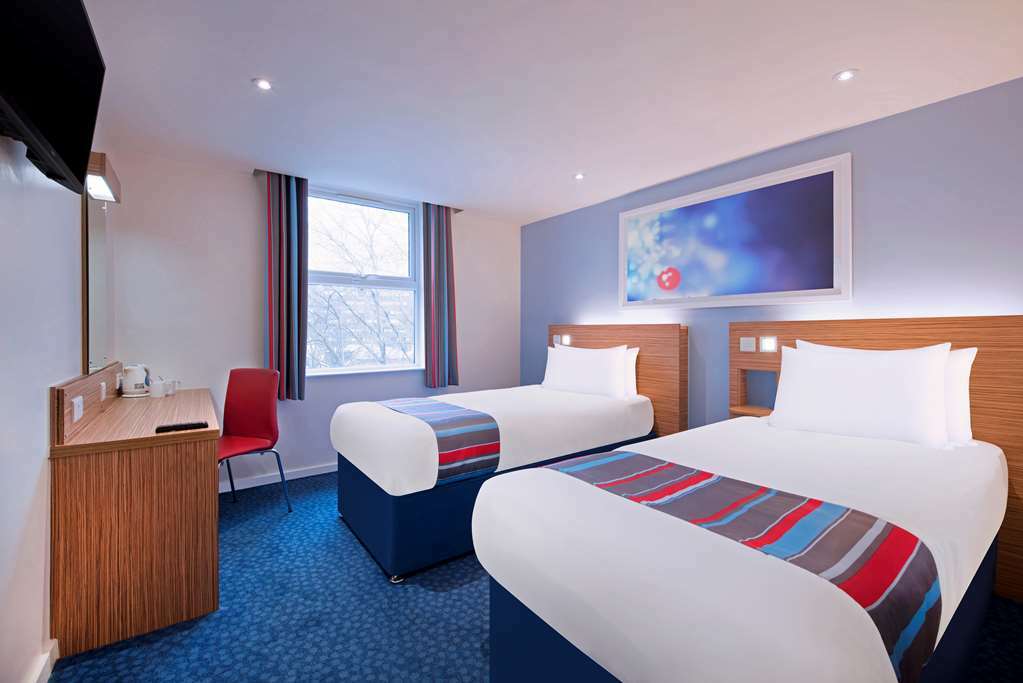 Travelodge Bromsgrove Marlbrook 客房 照片
